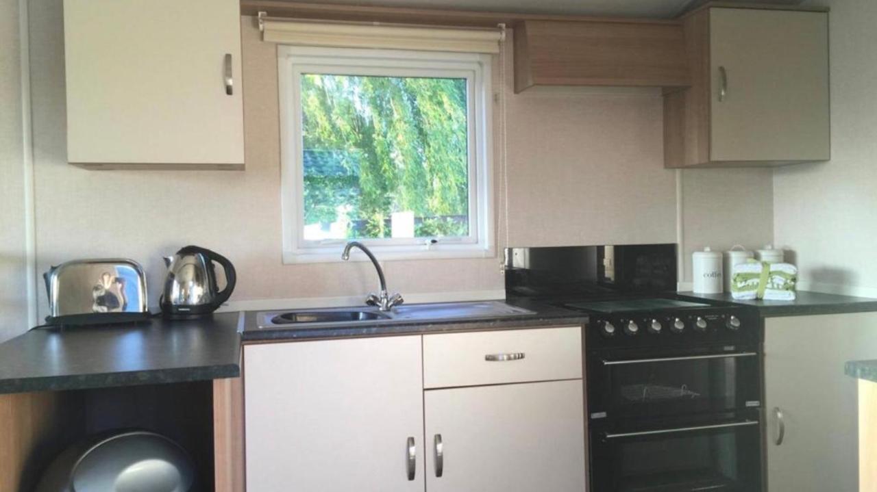 Turlin Valley Poole Exterior foto